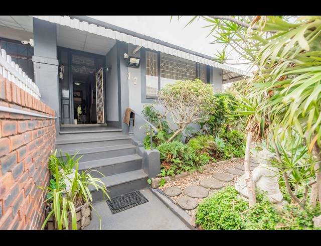 5 BEDROOM HOUSE FOR SALE IN WINDERMERE